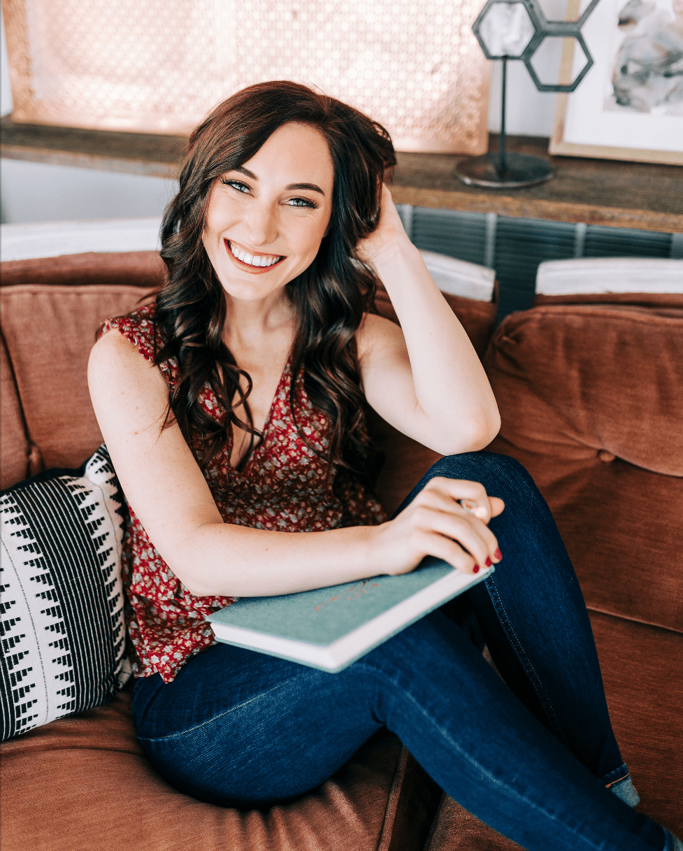 Erica Comitalo of The Write lens, a done-for-you copywriter
