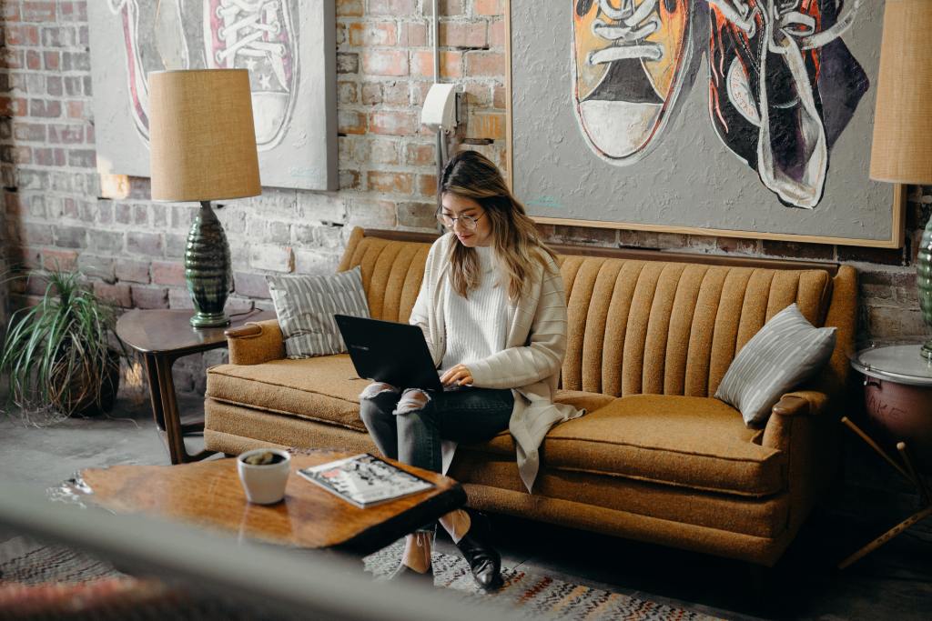 follow-up email strategy for photographers blog thumbnail